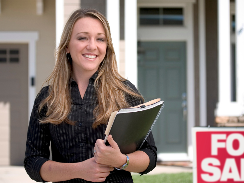 Why Hiring a Realtor Is Essential for Selling Your Home