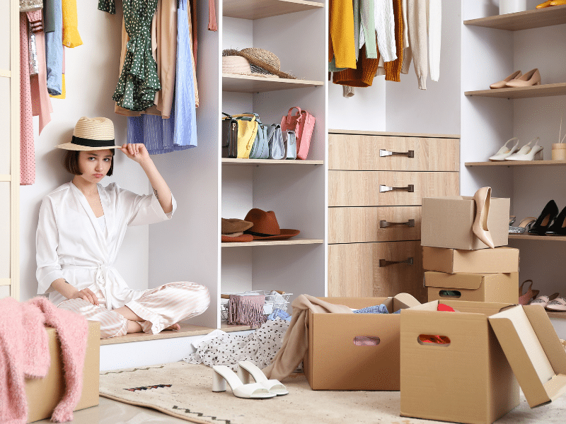 Transitioning Your Wardrobe with UNITS moving and portable storage of northeast kansas