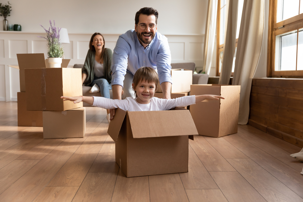 kid in box in orlando use units to move