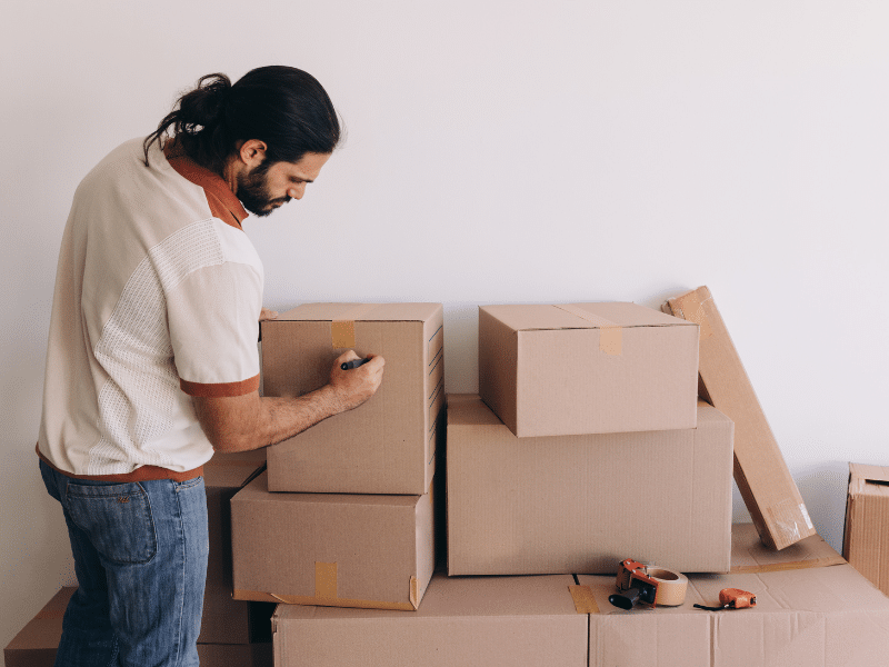 Moving Hacks: Time-Saving Packing Solutions